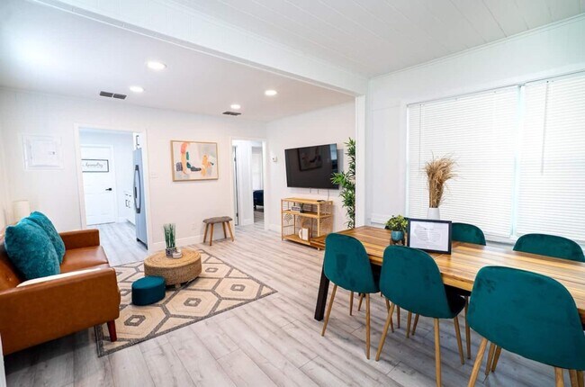 Foto del edificio - Homey Cozy Newly Renovated Stylish & chic