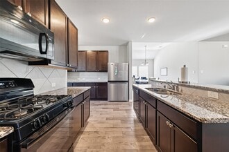 Building Photo - 2422 Agassiz Dr