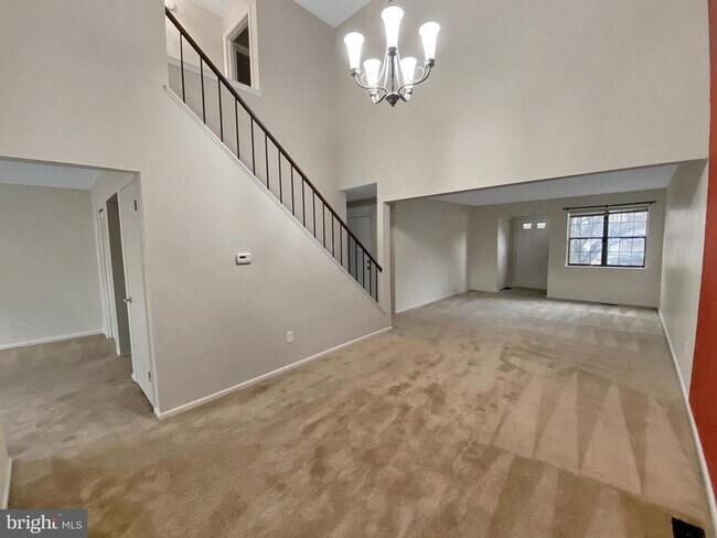 Foto del edificio - 57 Greensward Ln