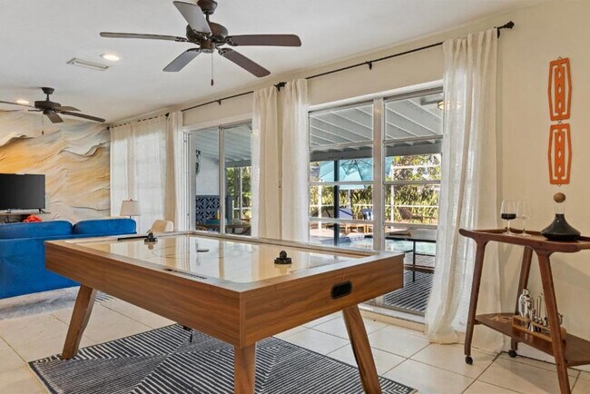 Foto del edificio - 451 Sharon Cir