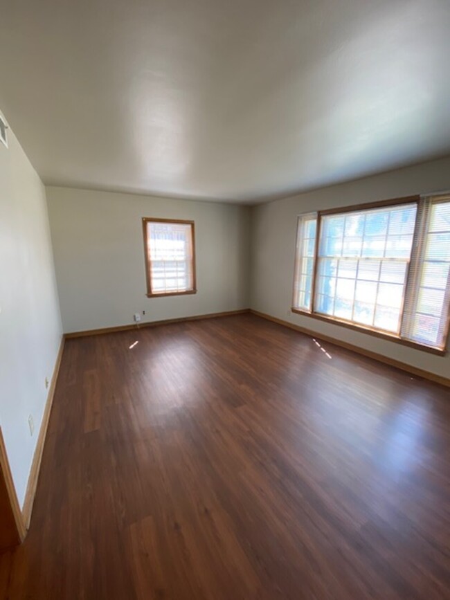 Building Photo - 7314 W Burleigh St