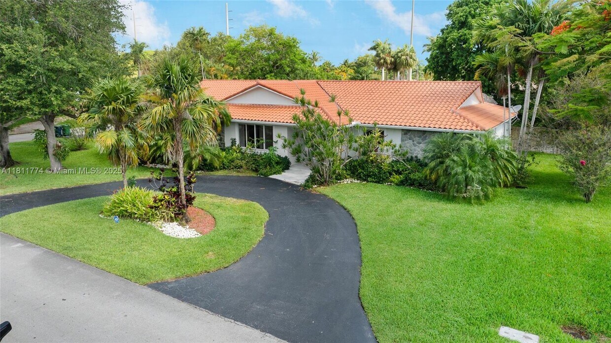 Foto principal - 7775 SW 145th St