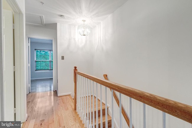 Building Photo - 6709 Village Park Dr