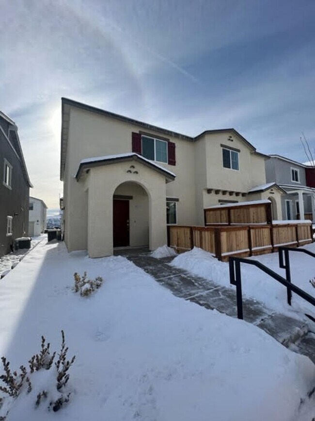 Foto del edificio - Brand new condo, in convenient location, r...