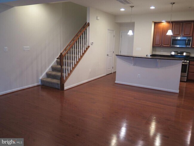 Building Photo - 24634 Johnson Oak Terrace