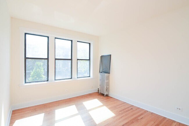 Foto del edificio - 1532 N Kedzie Ave