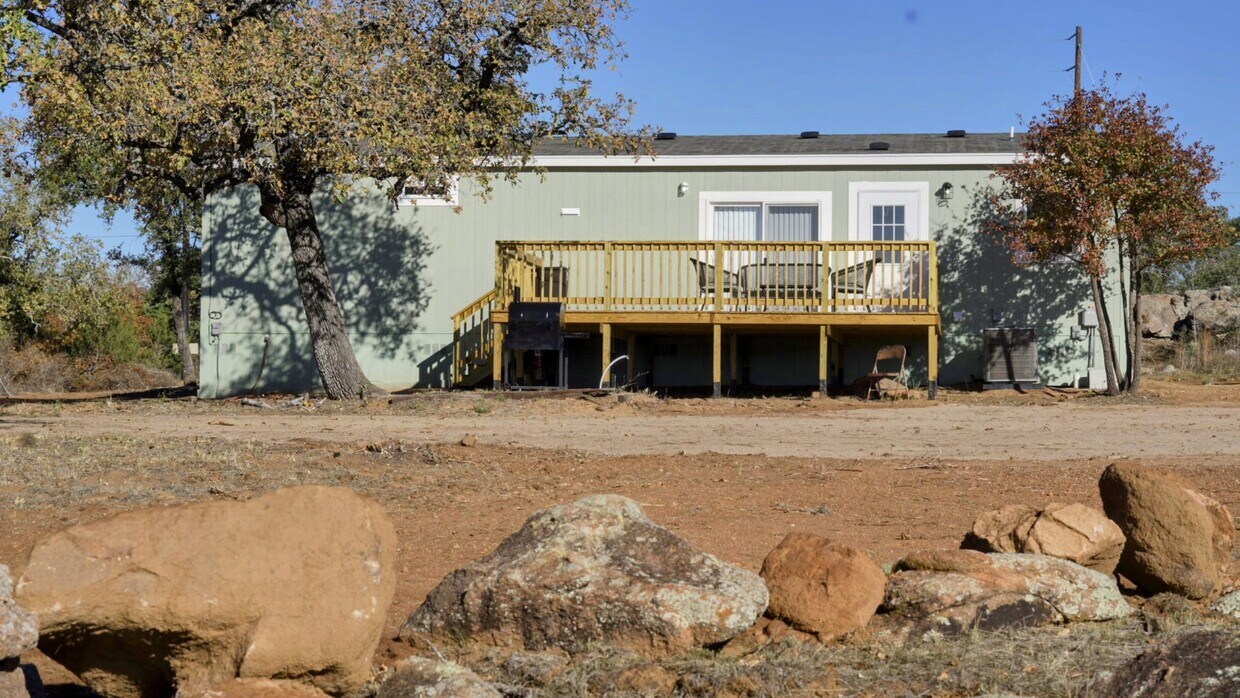 Foto del edificio - 811 Yucca Dr