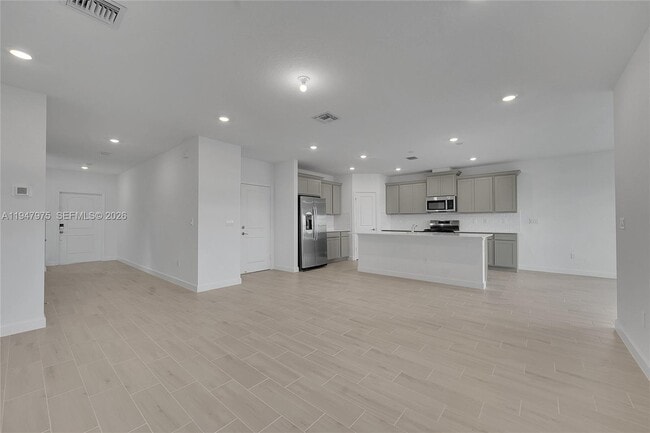 Building Photo - 1687 Hoot Owl Holw