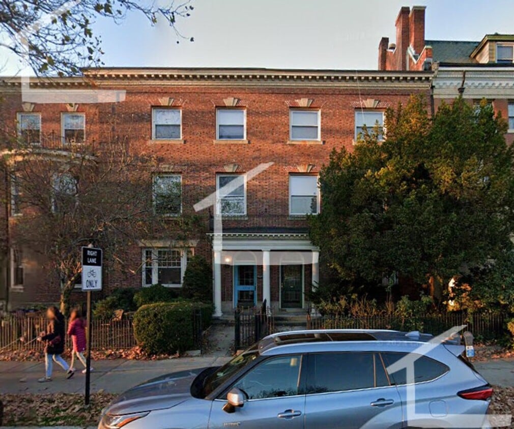 3 Bed 2.5 Bath BROOKLINE - 3 Bed 2.5 Bath BROOKLINE