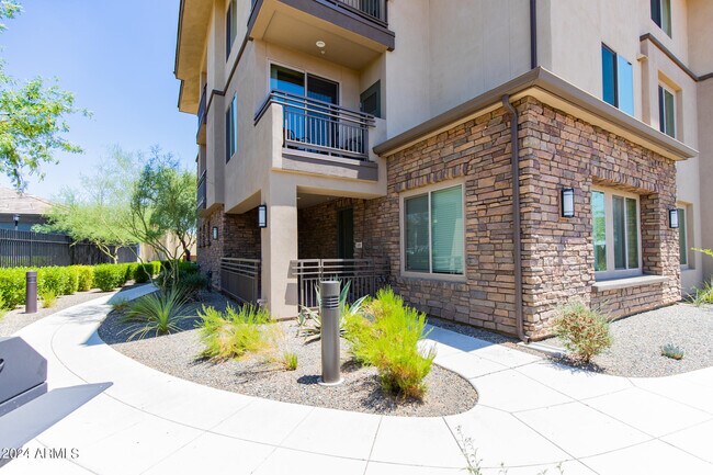 Foto del edificio - 17850 N 68th St