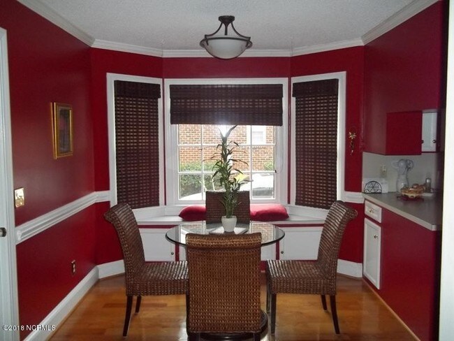 Foto del edificio - 405 Cedarhurst Rd