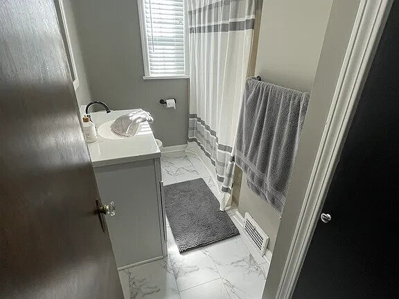 Foto del edificio - Beautiful house that features a master bedroom on the first floor