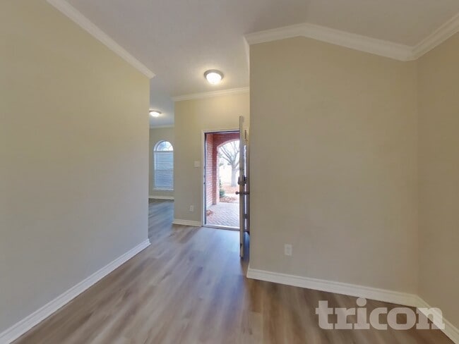 Building Photo - 143 Redbud Dr