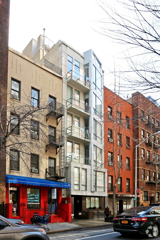 Building Photo - 350 E 55th St