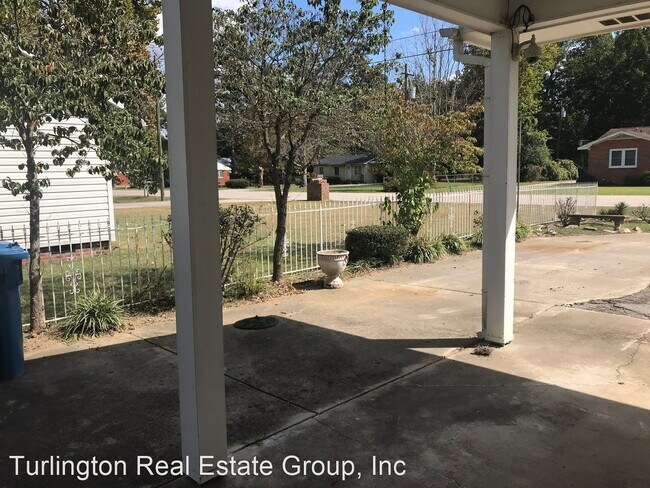 Building Photo - 2 br, 1.5 bath House - 109 Jackson Road