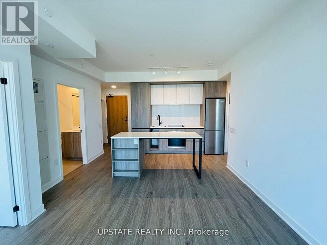 Photo du bâtiment - 2495 Eglinton Ave W