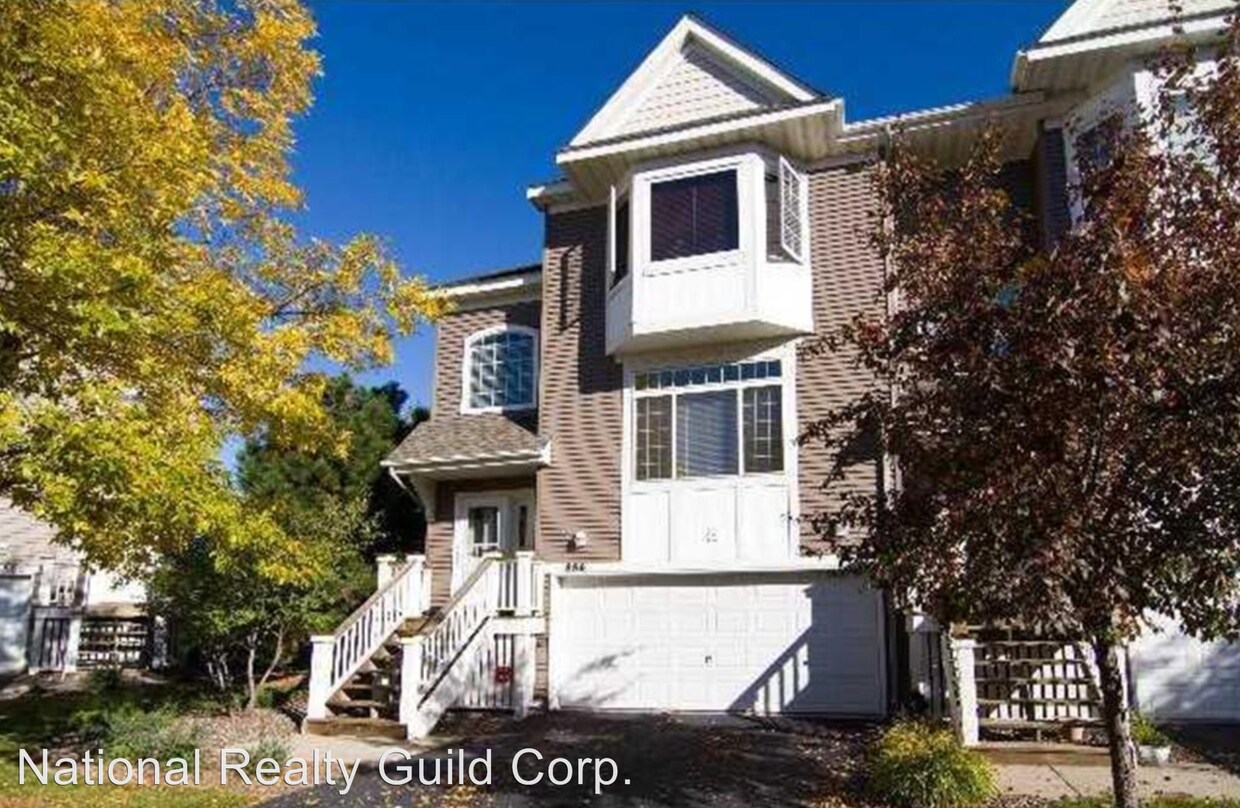 3 br, 1.5 bath House 886 Trenton Lane N House for Rent in Plymouth