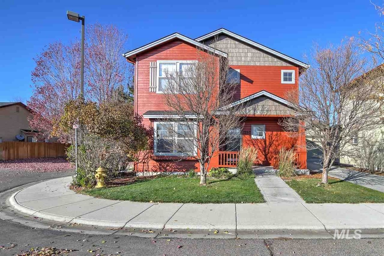 Primary Photo - 7250 W Tobi Ct