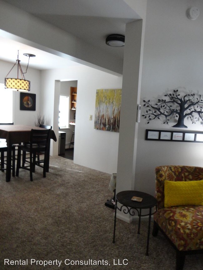 Building Photo - 2 br, 2 bath House - 20 Crescent St. NE