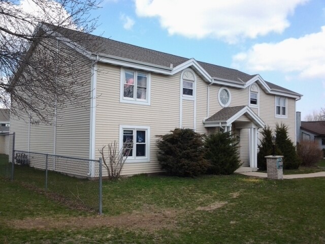 Foto del edificio - 1200-1208 Wisconsin Dr