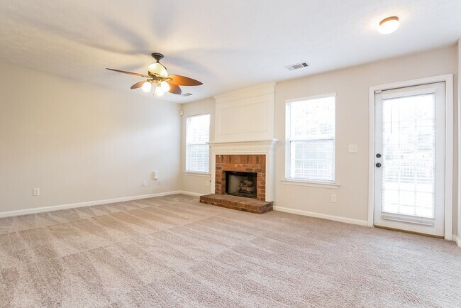 Foto del edificio - 4021 Plantation Mill Dr