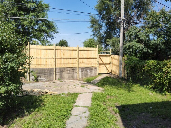 Foto del edificio - Welcome to your new home at 9142 S Urban A...
