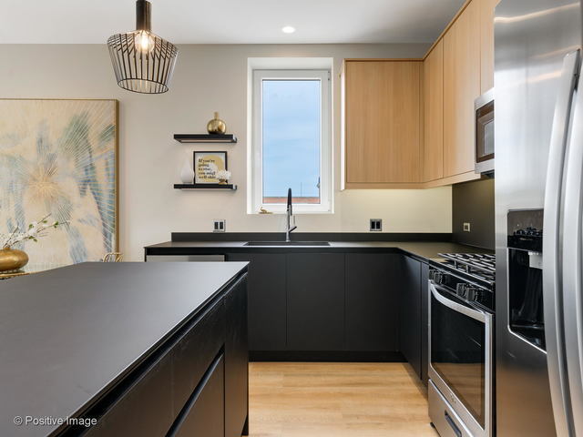 Foto del edificio - 6033 W North Ave