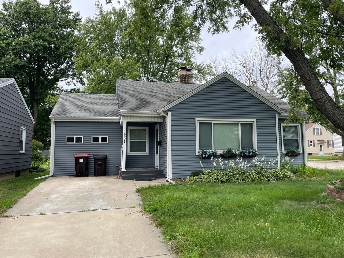 Foto principal - 3 bed / 1 bath - Morton, IL