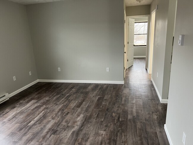 Foto del edificio - 605 Lakeshore Dr