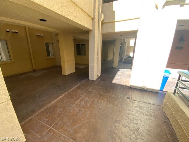 Foto del edificio - 270 E Flamingo Rd