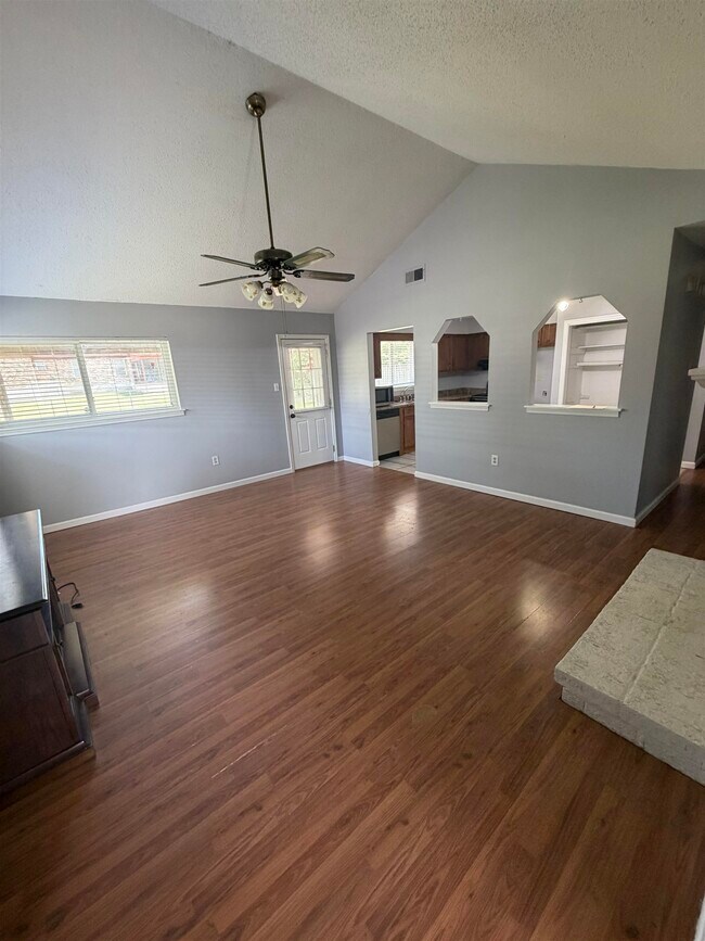 Foto del edificio - 7016 Pam Dr