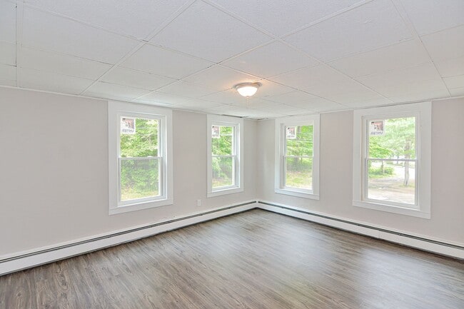 Building Photo - 97 Groton St