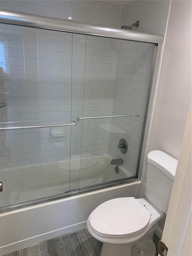 Foto del edificio - 677 SW 9th Ave