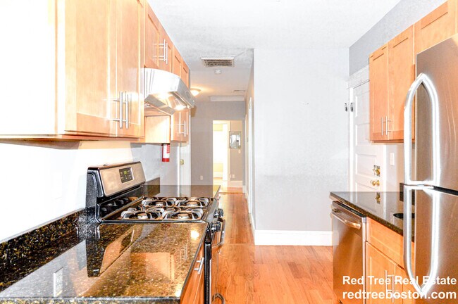 Foto del edificio - 231 Chestnut Hill Ave