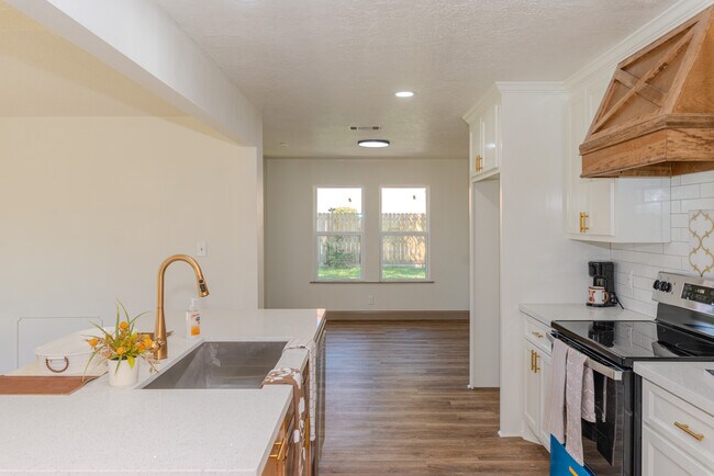 Foto del edificio - 1335 Stacewood Dr