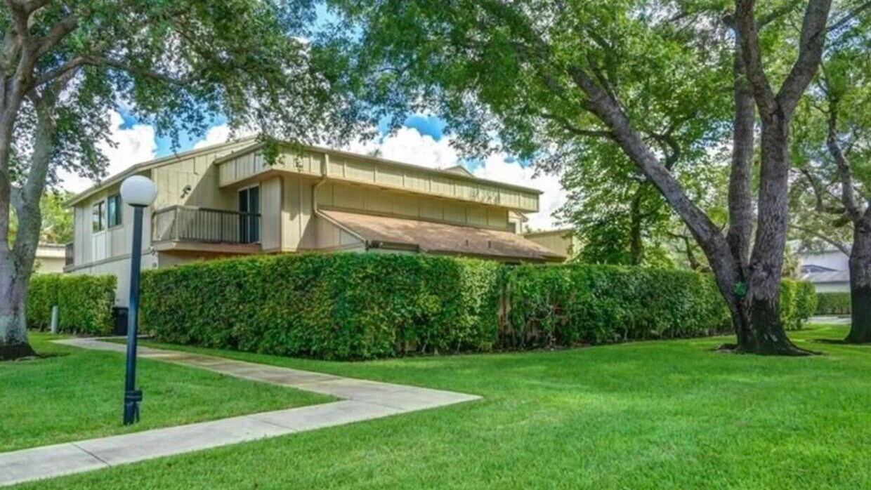 Foto principal - 641 NW 132nd Terrace
