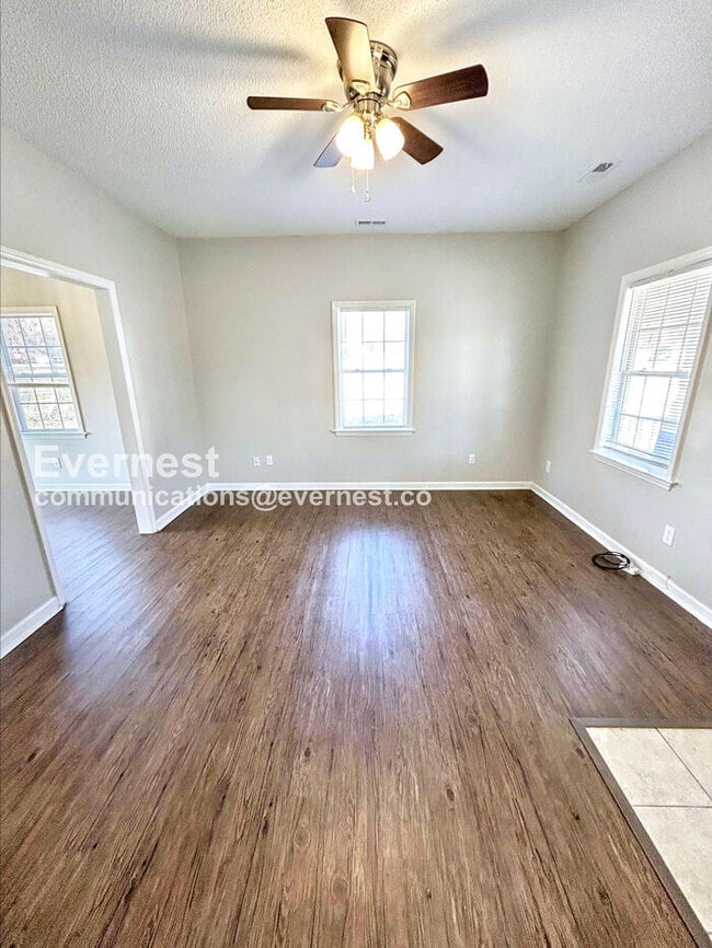 Foto del edificio - 4350 Wakeman Dr