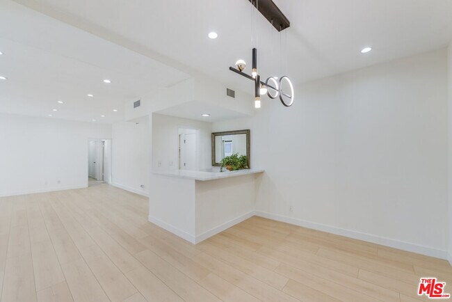 Foto del edificio - 1727 S Bentley Ave