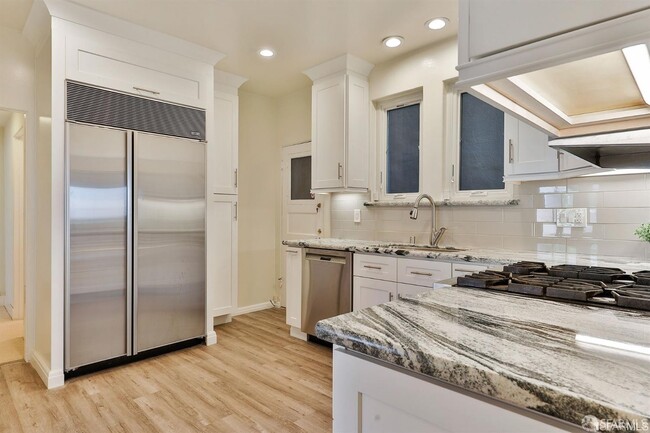 Building Photo - 23 Graystone Terrace