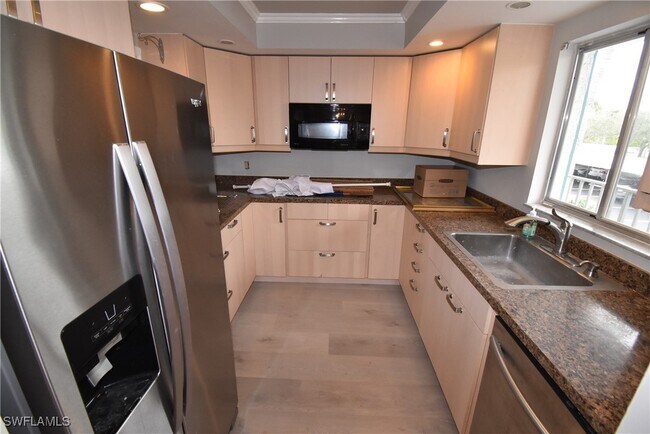 Foto del edificio - 5667 Rattlesnake Hammock Rd