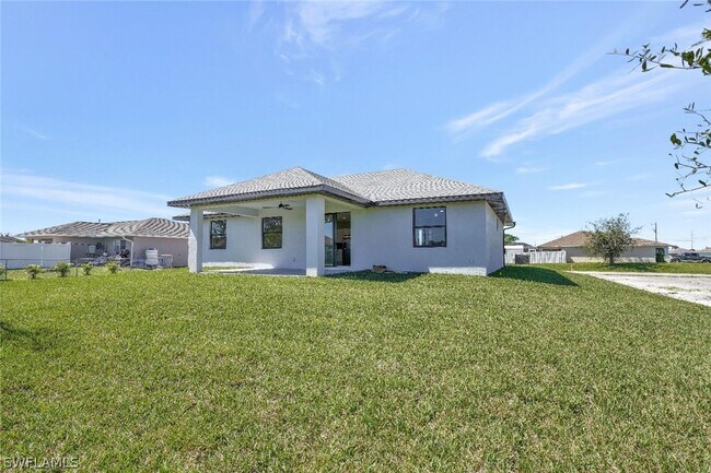 Foto del edificio - 1025 NE 1st Pl