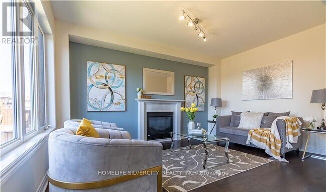 Photo du bâtiment - 1029 Upper Thames Dr