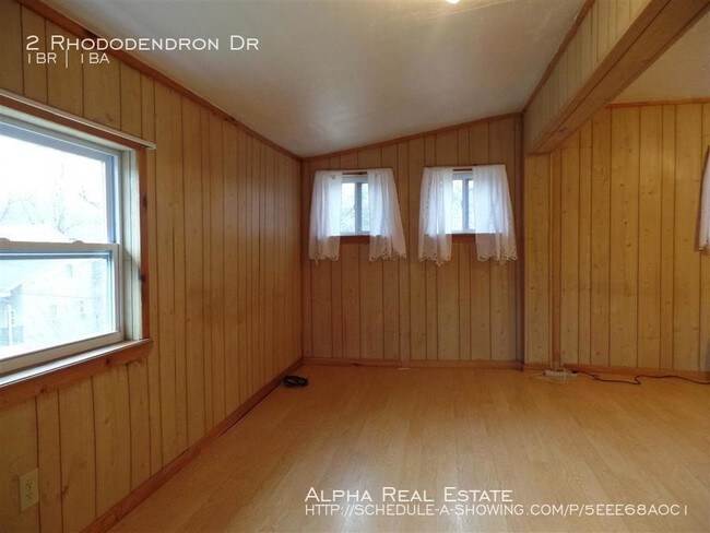 Building Photo - Super Cute Updated Cottage!