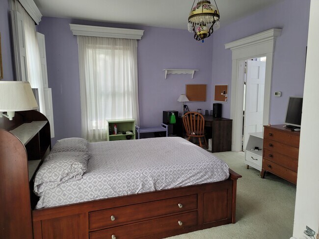 Suite de 2 habitaciones, piso 2, 25 x 22 - 3 Cherry Hl