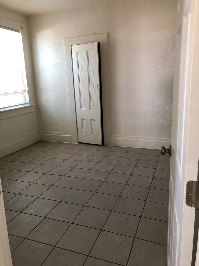 Foto del edificio - 329 North Glenn Avenue, Unit 335 #101
