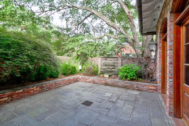 Building Photo - Single Family Residential