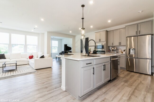 Building Photo - 24518 W Alexis Ln