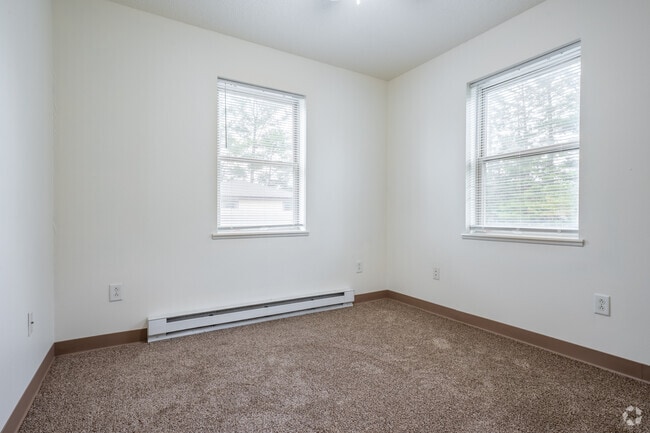 4BR, 2BA - 1,200SF - Bedroom - Pioneer Court Apartments
