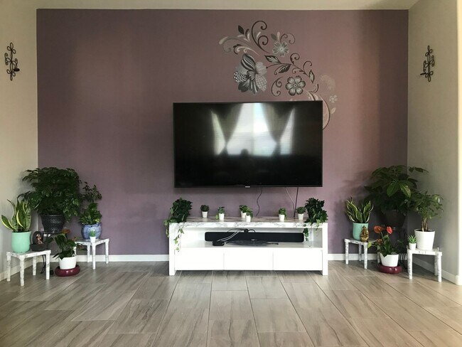 Foto del edificio - 5407 W Desert Hollow Dr
