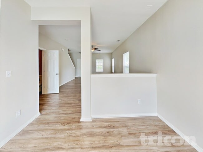 Building Photo - 969 Willow Creek Dr